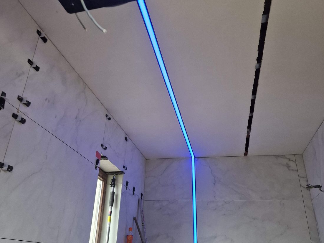 Douche met geïntegreerde lichtsturing