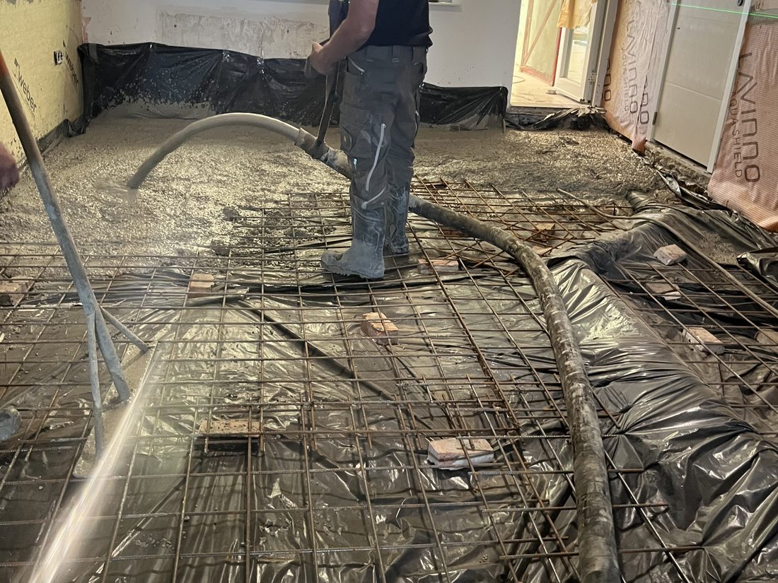 Gewapende betonvloer gieten